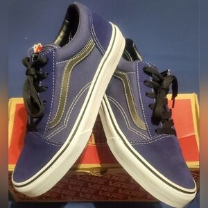 Vans Old Skool Low Unisex Sneakers, New In Box! Womens 8.5/Youth 7/Mens 6